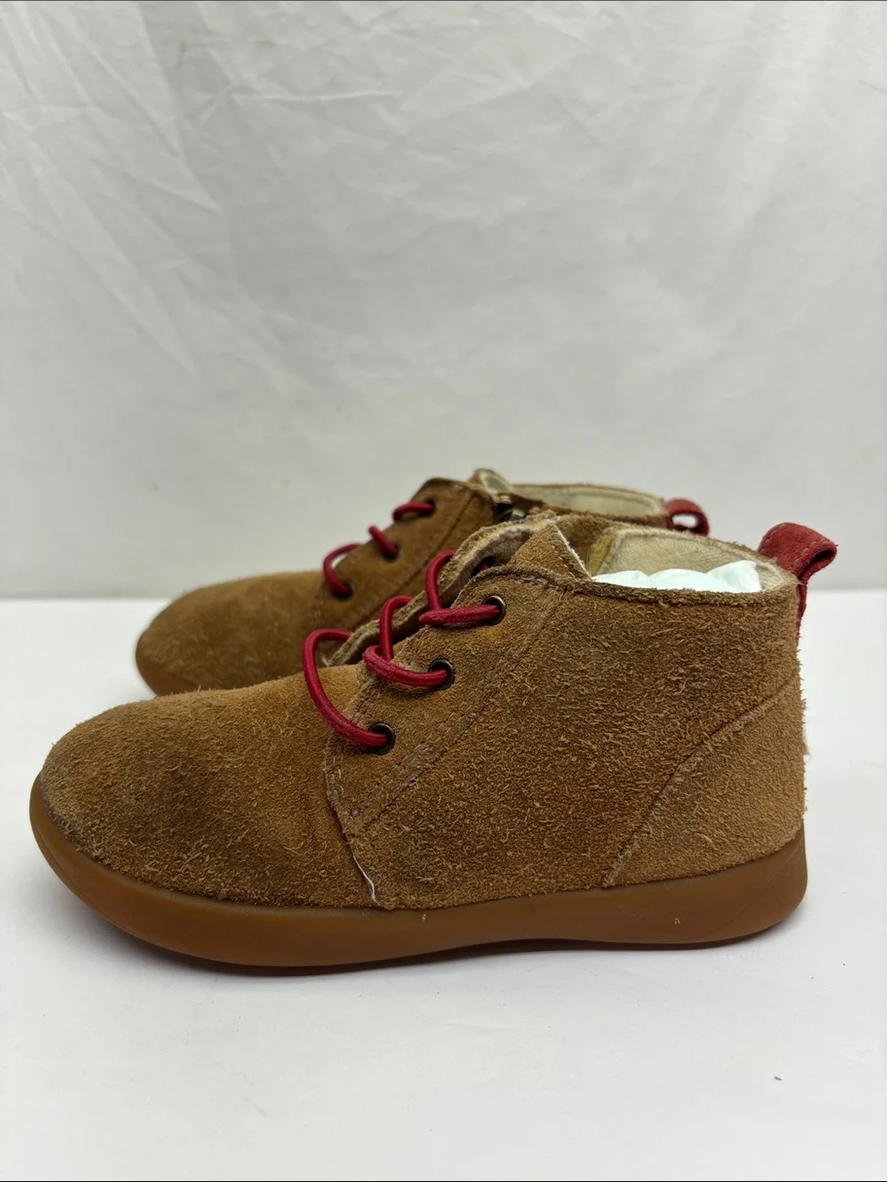 UGG Brown Suede Kids Boots with Red Laces, size 11 for toddler boy, box 74